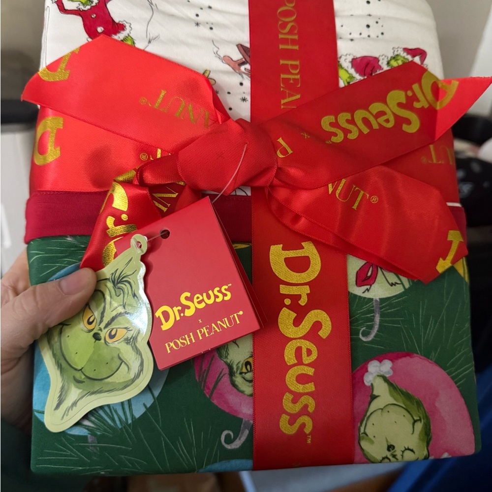 Posh Peanut Dr. Seuss Who-liday Tree Luxe Patoo Blanket — READY TO SHIP!